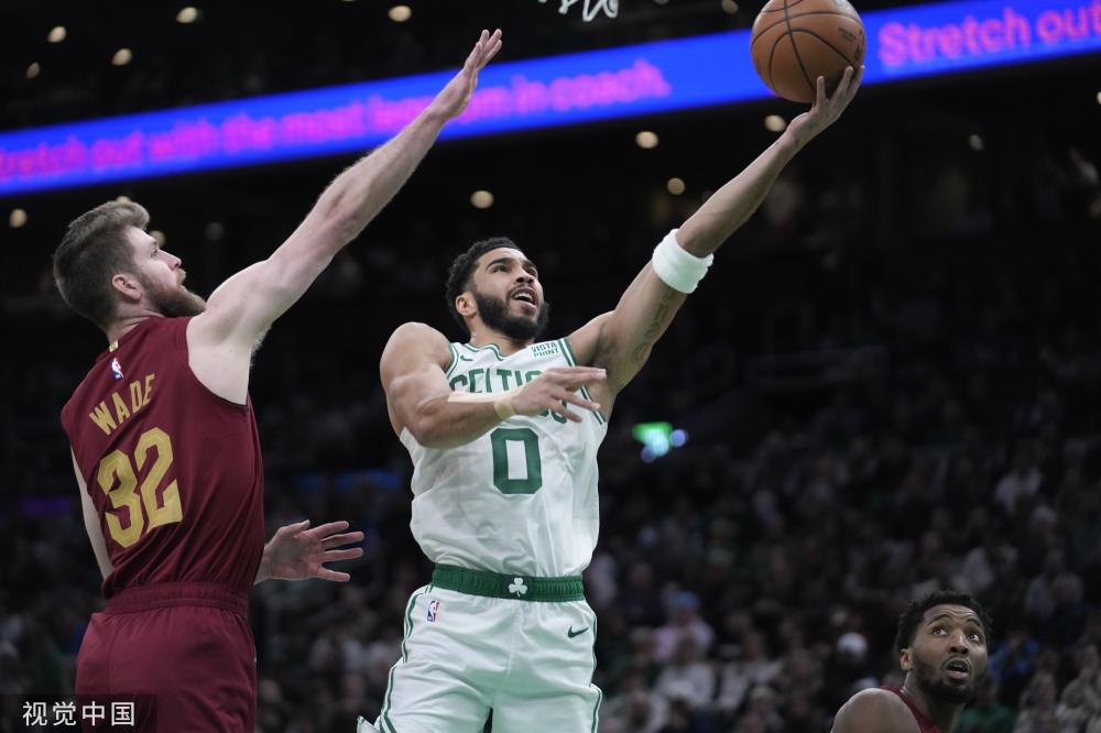 借助他们的 借助他们的