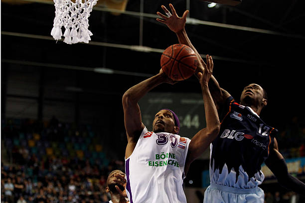 举办球迷嘉 举办球迷嘉